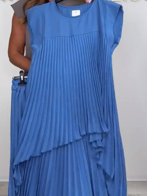 Ensemble composé d'un top midi irrégulier à manches courtes plissées et d'un pantalon à jambe large avec taille élastiquée