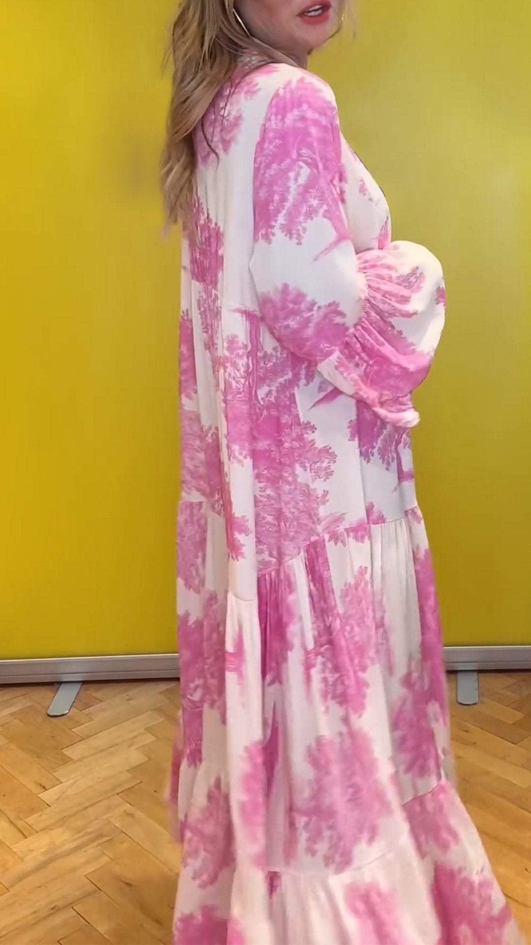 💃Robe longue d'été à col en V à motif forestier pour femmes👗