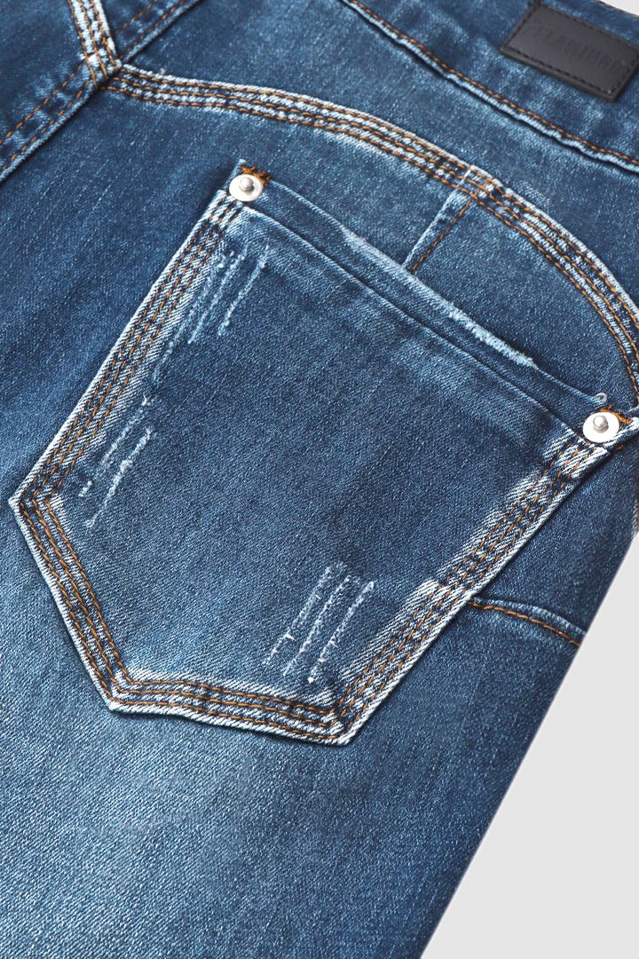 Jean capris déchiré avec ourlet retroussé