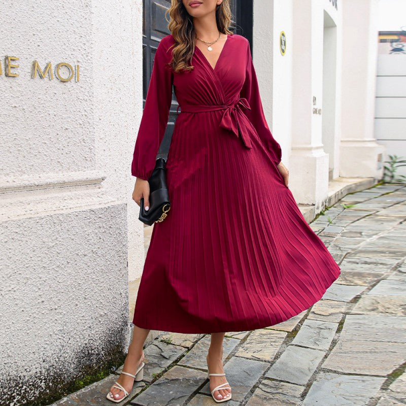 Robe pour femmes longue à plis avec ceinture nouée enveloppante