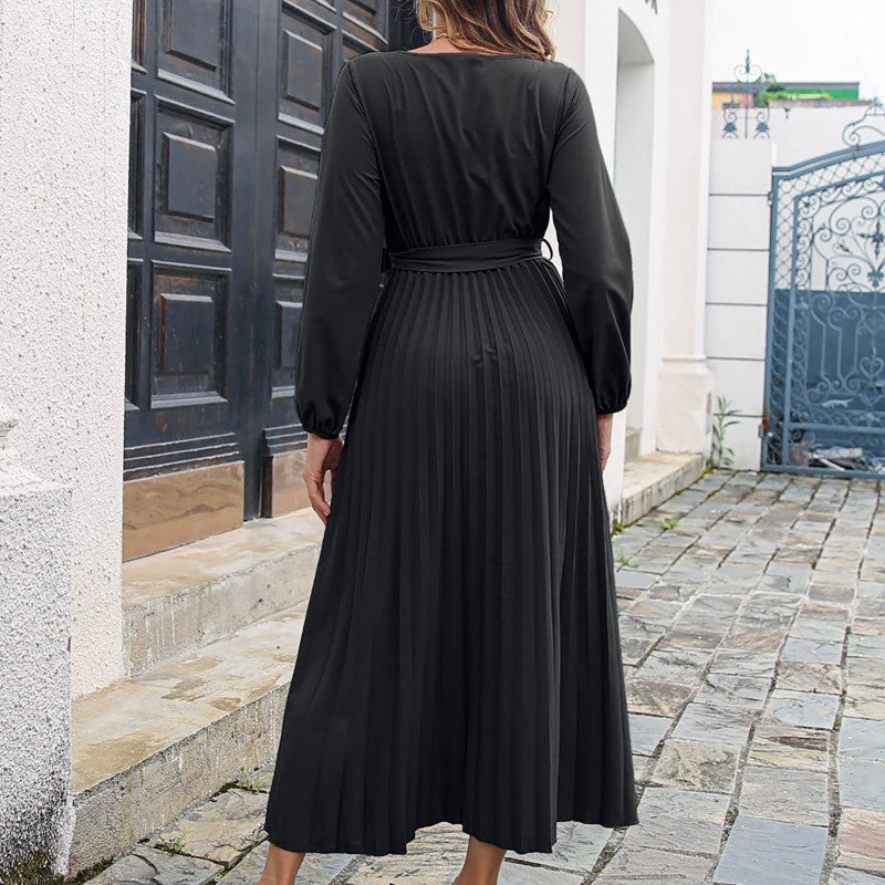 Robe pour femmes longue à plis avec ceinture nouée enveloppante