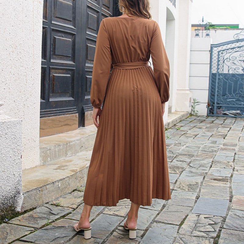 Robe pour femmes longue à plis avec ceinture nouée enveloppante