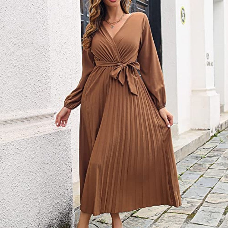 Robe pour femmes longue à plis avec ceinture nouée enveloppante