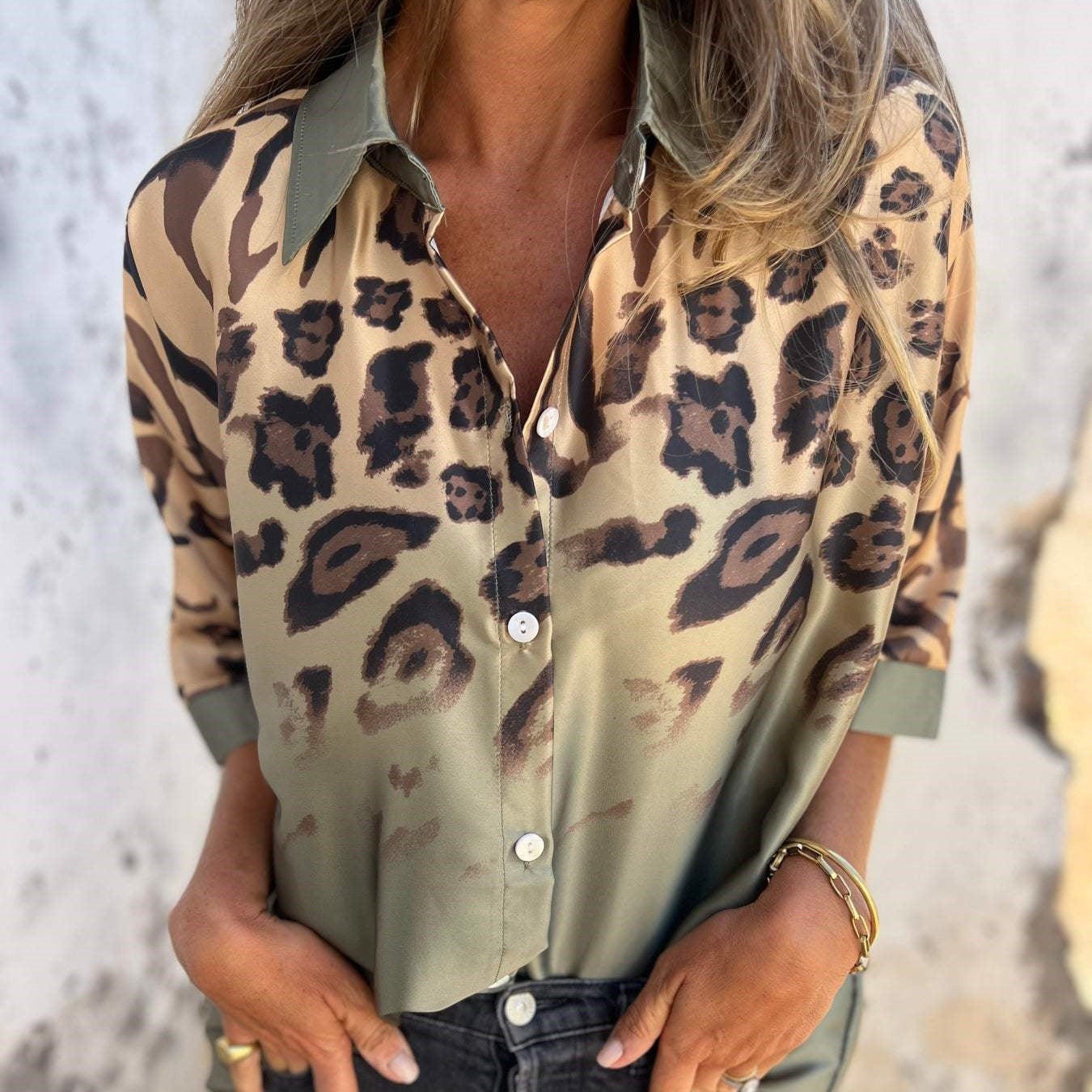 Chemise boutonnée à imprimé léopard pour femme