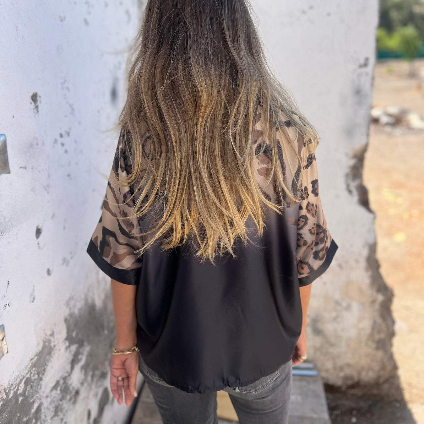 Chemise boutonnée à imprimé léopard pour femme