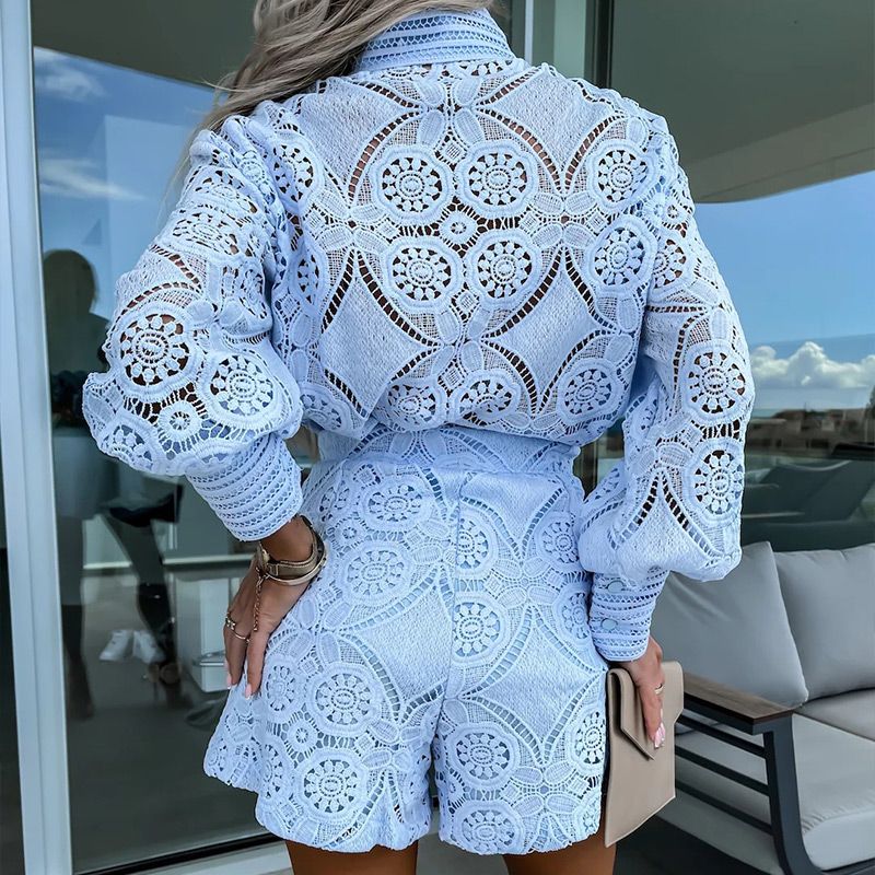 Ensemble 2 pièces en dentelle élégant et décontracté pour femmes avec chemise boutonnée et short