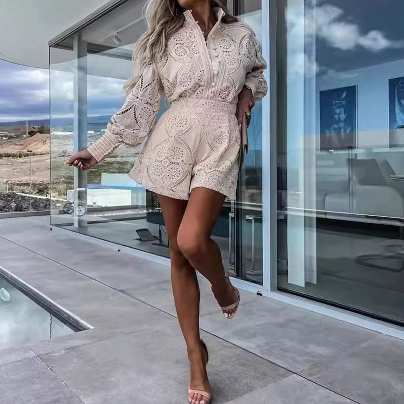 Ensemble 2 pièces en dentelle élégant et décontracté pour femmes avec chemise boutonnée et short