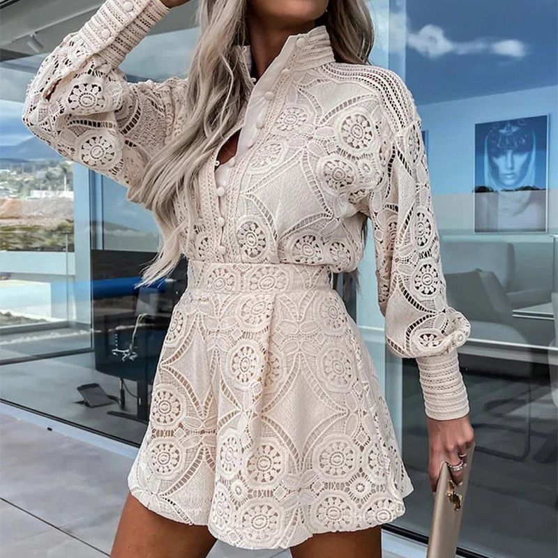 Ensemble 2 pièces en dentelle élégant et décontracté pour femmes avec chemise boutonnée et short