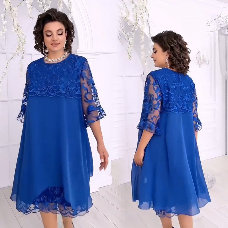 Robe en tulle doux et en dentelle superposée