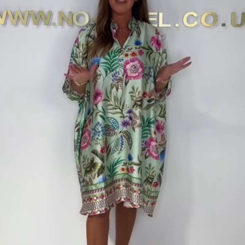 Robe florale ample avec col en V et demi-bouton sur le devant