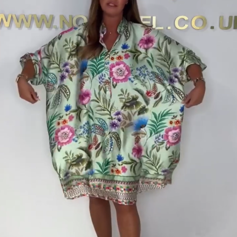Robe florale ample avec col en V et demi-bouton sur le devant