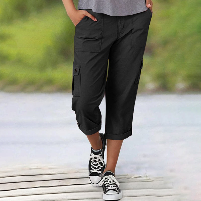 Pantalon cargo capri avec ceinture et plis au bas et plusieurs poches