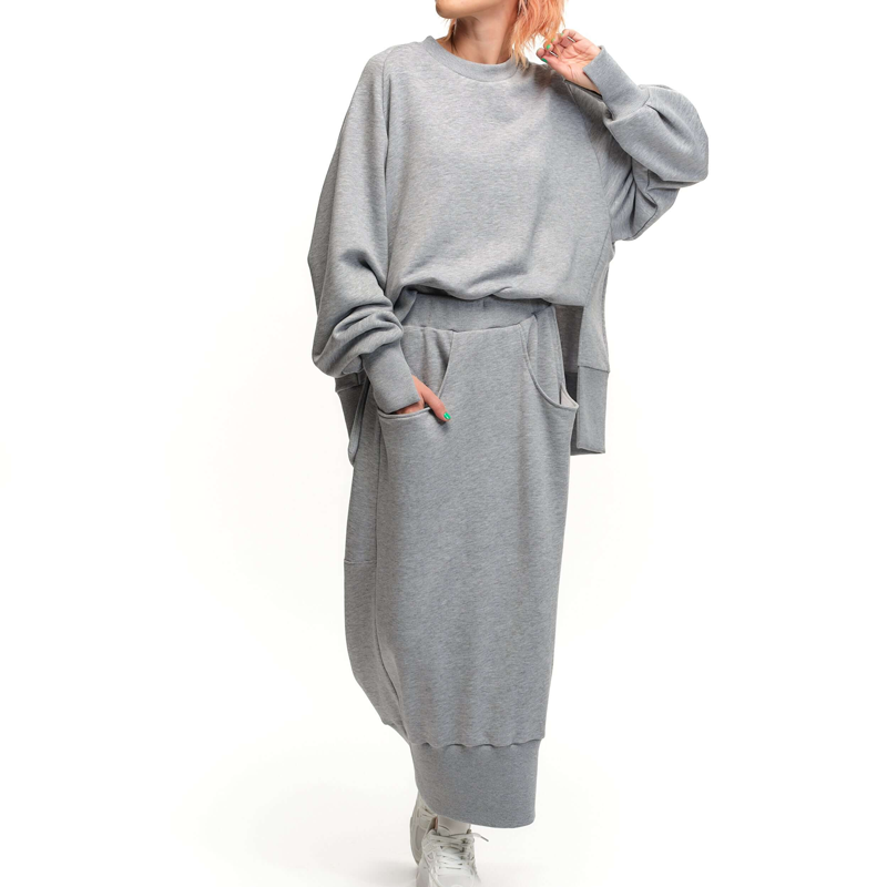 Ensemble 2 pièces sweat-shirt à col rond et jupe pour femme