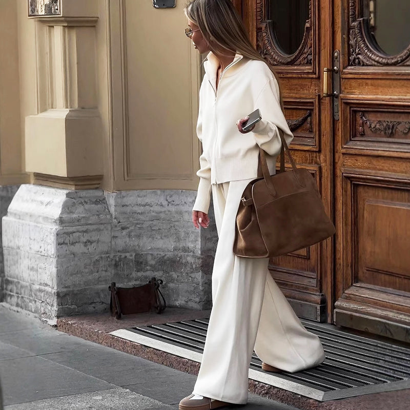 đ„NouveautĂ©s : 50 % de rĂ©duction - Ensemble femme composĂ© d'un haut ajustĂ© Ă fermeture Ă©clair et d'un pantalon large en maille