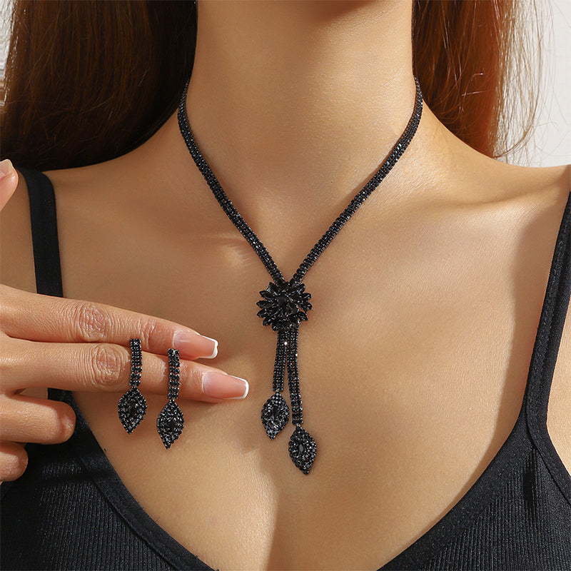 💍 PROMO LIMITÉE -50% ! 🌸 Ensemble Collier & Boucles d'Oreilles Fleur Zircon Femme – Élégance Romantique, Brillance Éclatante · Or, Argent & Noir ✨