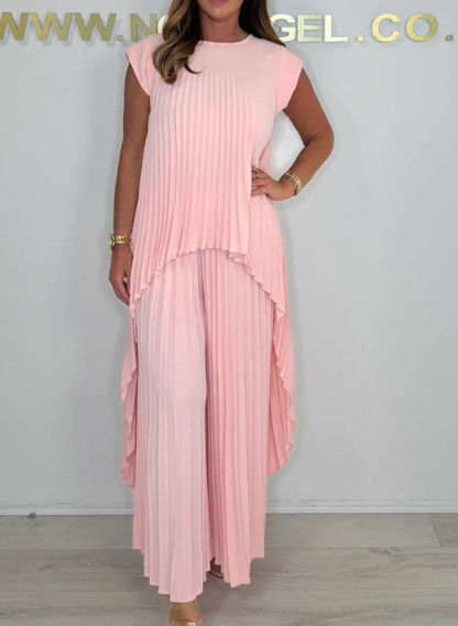 Ensemble composé d'un top midi irrégulier à manches courtes plissées et d'un pantalon à jambe large avec taille élastiquée