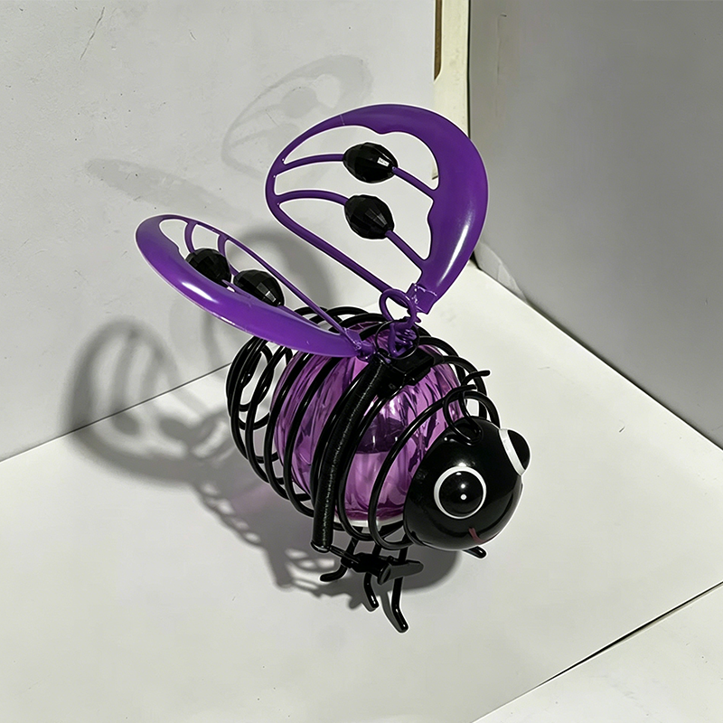 🐝 PROMO LIMITÉE 50% DE RÉDUCTION ! 🎁Deux achetés, un offert ☀️ Suspension Solaire Abeille Lumineuse – Ailes en Cœur, Métal, Résistant aux Intempéries 🌸