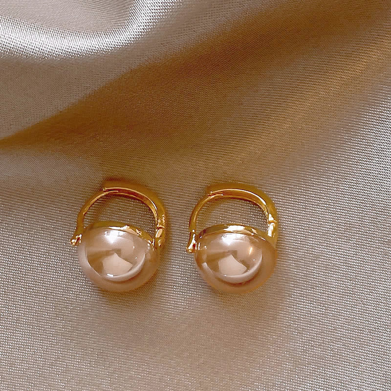 Boucle d'oreille perle classique française, élégante et simple