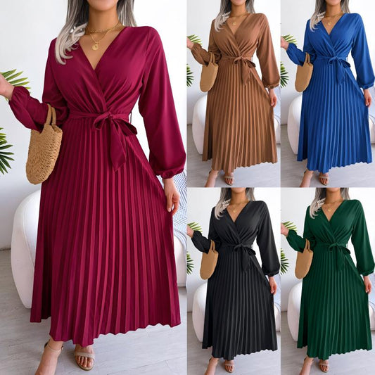 Robe pour femmes longue à plis avec ceinture nouée enveloppante