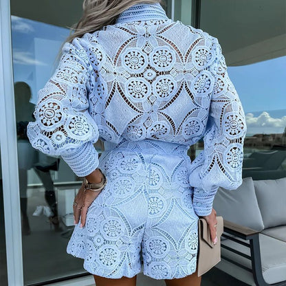Ensemble 2 pièces en dentelle élégant et décontracté pour femmes avec chemise boutonnée et short