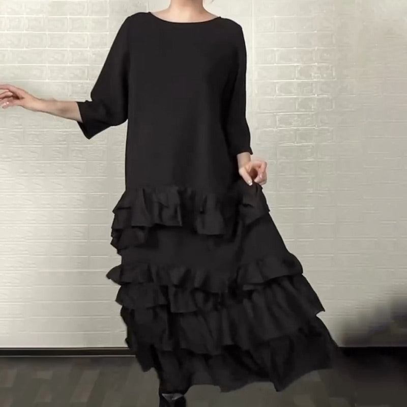 Robe fluide oversize à volants et superpositions