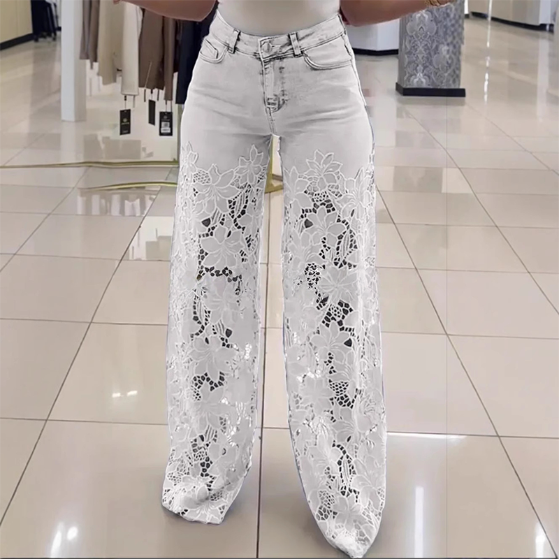 Jeans en denim patchwork avec dentelle à la mode