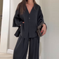 Ensemble deux pièces pour femme : haut élégant à col en V et pantalon large
