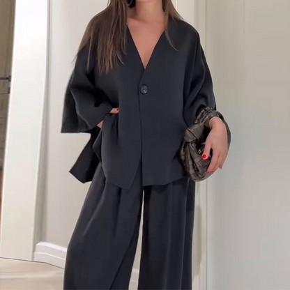 Ensemble deux pièces pour femme : haut élégant à col en V et pantalon large