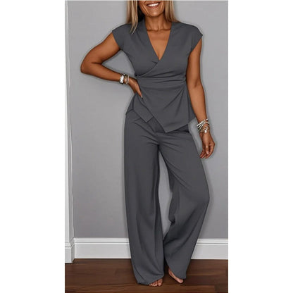 Ensemble élégant pour femme : haut col en V et pantalon