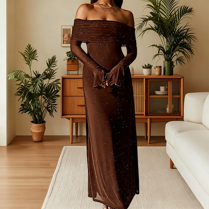 Robe longue moulante à épaules dénudées en maille scintillante