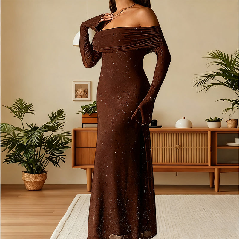 Robe longue moulante à épaules dénudées en maille scintillante