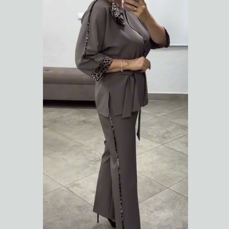 ✨ Ensemble deux pièces luxueux avec détails léopard – Élégance, confort et style sophistiqué ✨