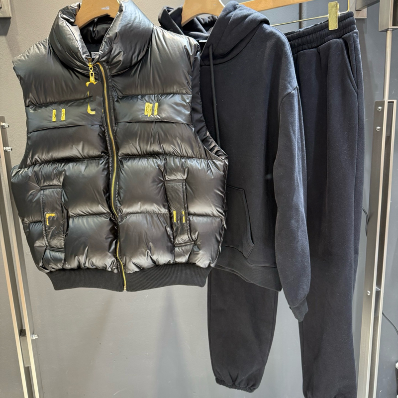 Ensemble 3 pièces pour femme comprenant une veste matelassée, un sweat à capuche et un pantalon de jogging