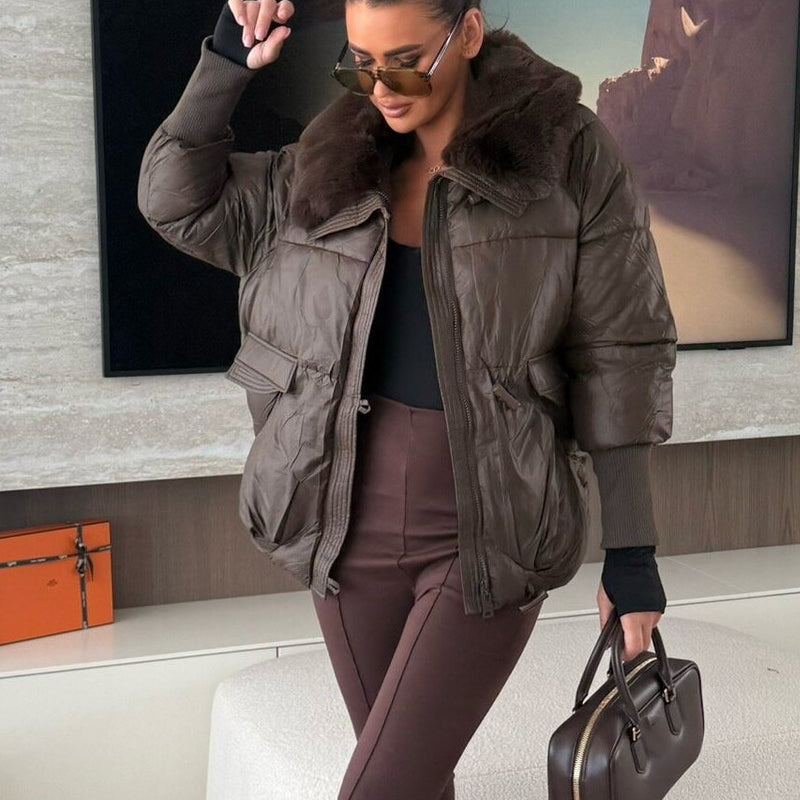 Doudoune chic pour femme avec col en fausse fourrure