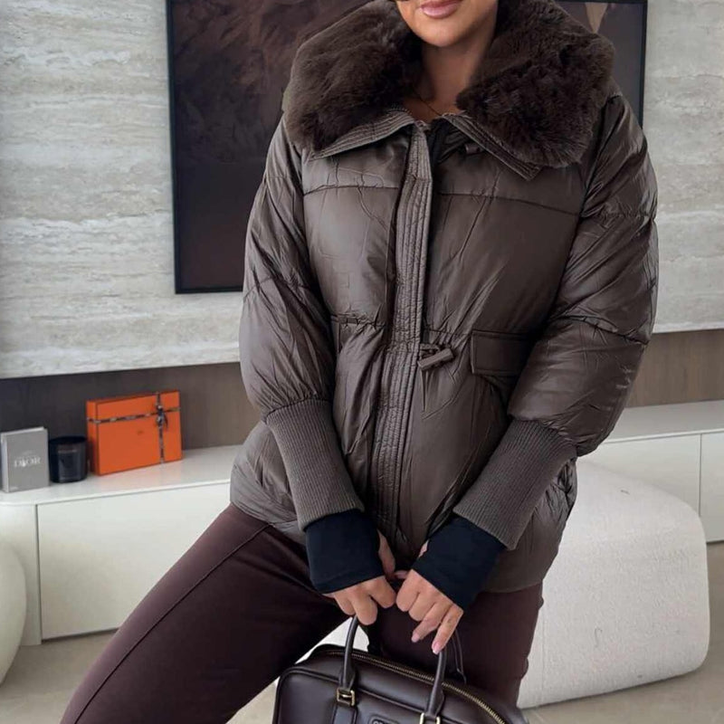 Doudoune chic pour femme avec col en fausse fourrure