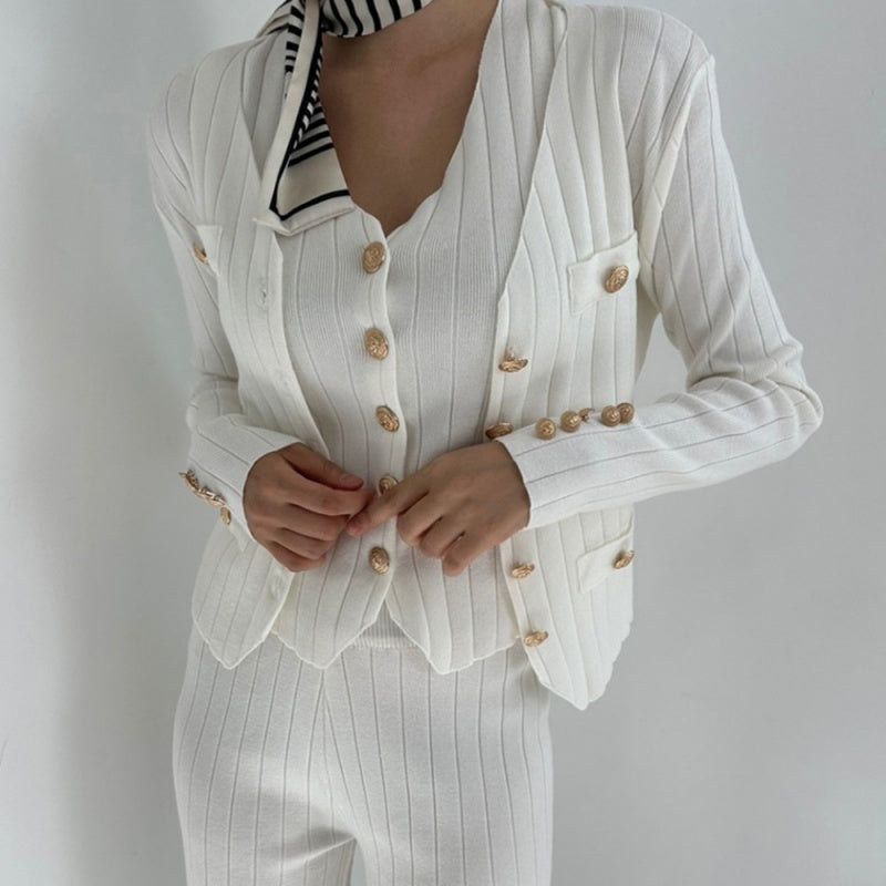 Ensemble 3 pièces pour femme comprenant un cardigan à col en V, un débardeur et un pantalon