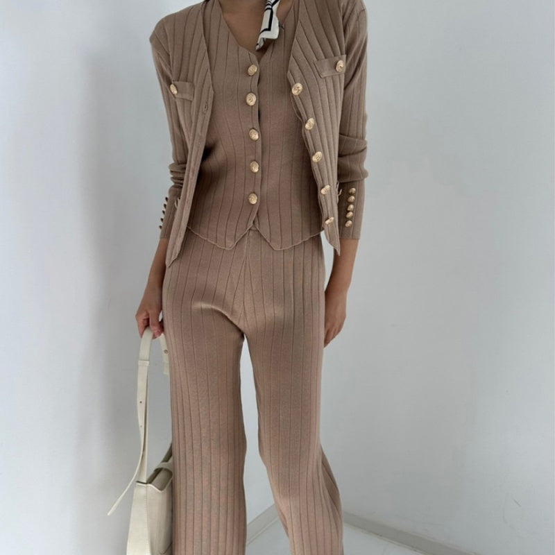 Ensemble 3 pièces pour femme comprenant un cardigan à col en V, un débardeur et un pantalon