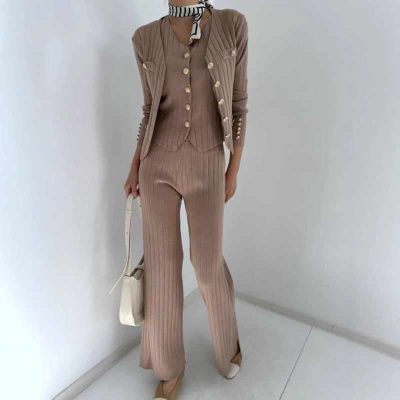 Ensemble 3 pièces pour femme comprenant un cardigan à col en V, un débardeur et un pantalon