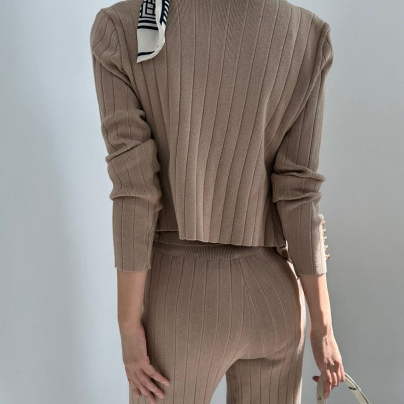 Ensemble 3 pièces pour femme comprenant un cardigan à col en V, un débardeur et un pantalon