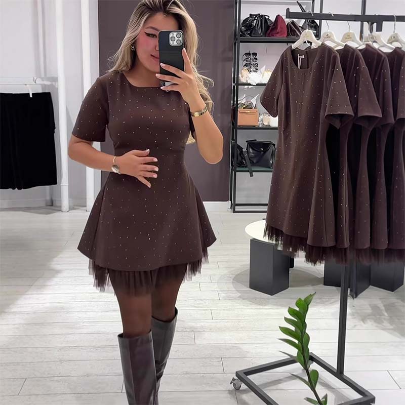 Mini-robe à manches courtes avec bordure en dentelle scintillante pour femme | Élégante et chatoyante