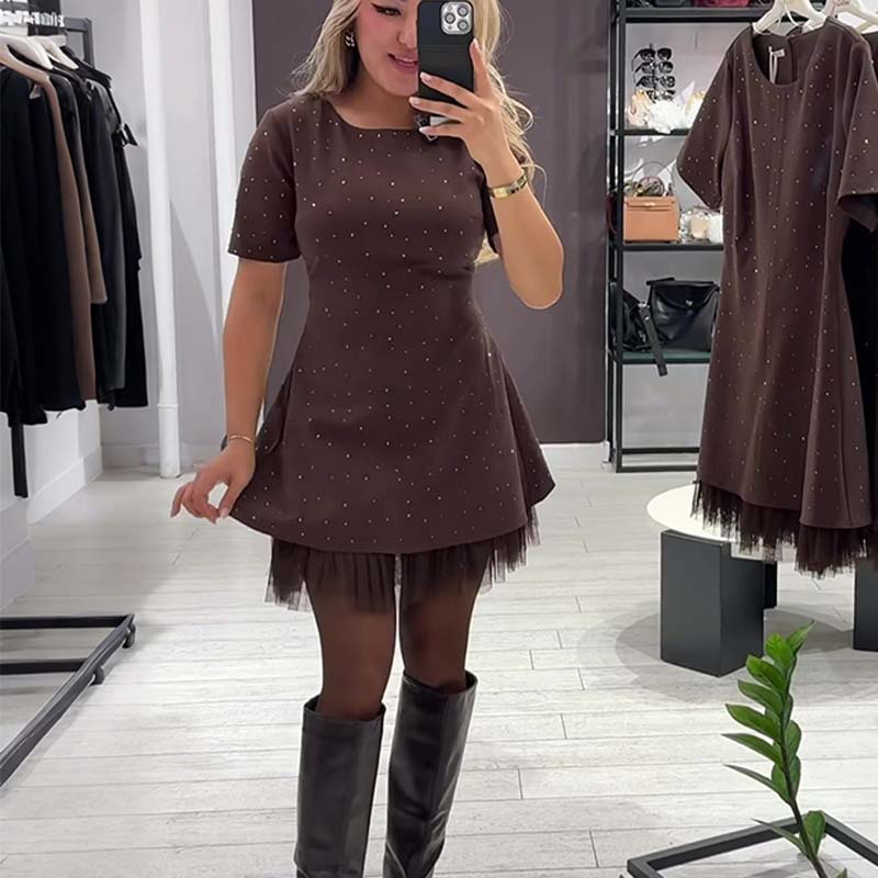 Mini-robe à manches courtes avec bordure en dentelle scintillante pour femme | Élégante et chatoyante
