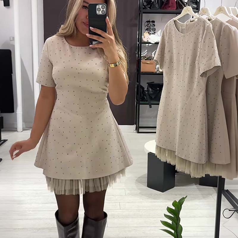 Mini-robe à manches courtes avec bordure en dentelle scintillante pour femme | Élégante et chatoyante