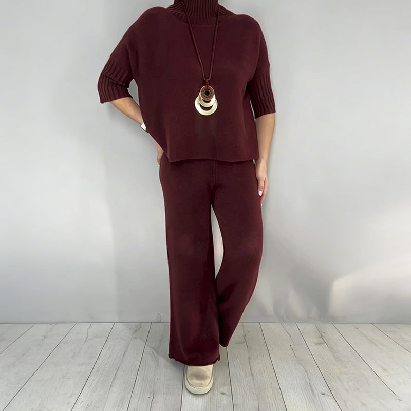 Ensemble haut à col montant et manches courtes et pantalon pour femme