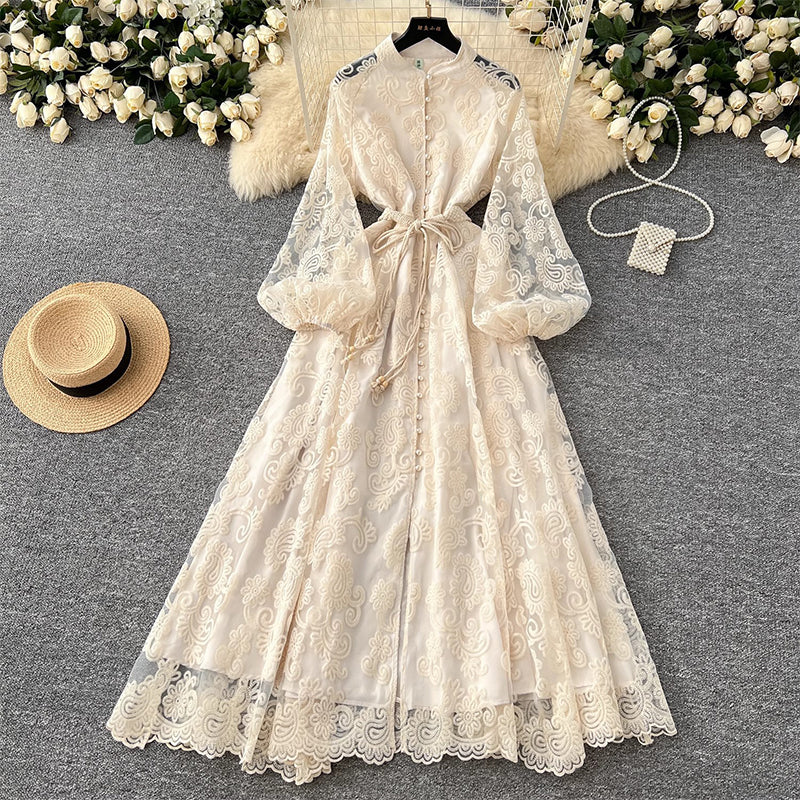 📢📢60 % de réduction !! ⏰ Robe Vintage à Manches Lanternes Brodées – Dentelle Délicate, Coupe Romantique & Élégance Rétro 🌸