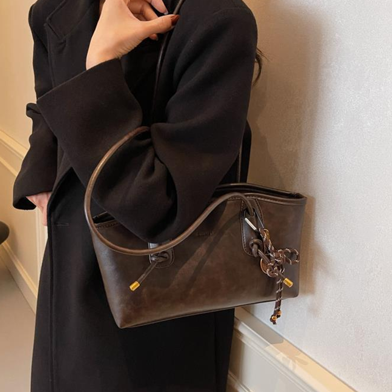 👜✨🌸 PROMO -50% ! Sac d'Épaule Vintage en Cuir PU – Intérieur Spacieux, Style Intemporel & Bande Porte-Épaule Réglable (Noir/Marron Foncé/Blanc/Marron Clair)