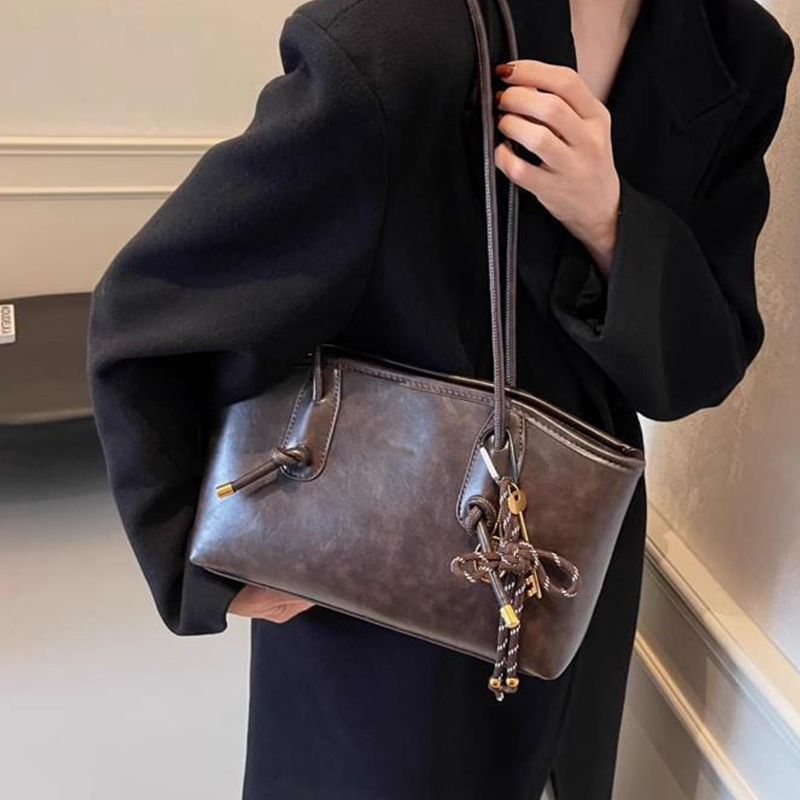 👜✨🌸 PROMO -50% ! Sac d'Épaule Vintage en Cuir PU – Intérieur Spacieux, Style Intemporel & Bande Porte-Épaule Réglable (Noir/Marron Foncé/Blanc/Marron Clair)