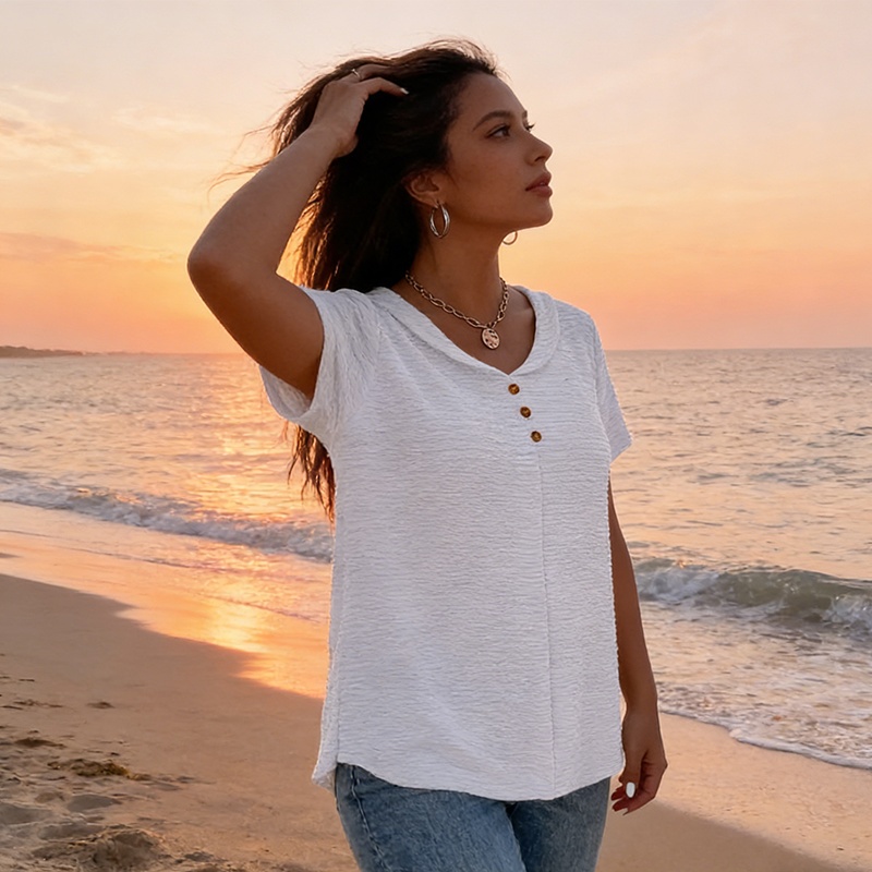 Haut à col en V pour femme, avec une surface texturée – coupe décontractée et infroissable ✨