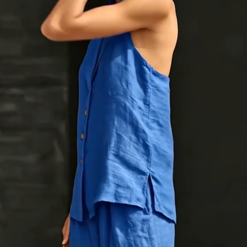 Ensemble de détente composé d'un haut sans manches et d'un pantalon unis