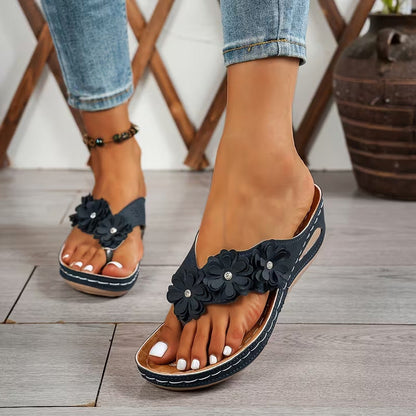Sandales à lanières et talons compensés à motif floral pour femme
