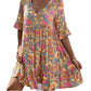 🌸 Une touche estivale chic : une robe à fleurs à col en V pour toutes les occasions🌞
